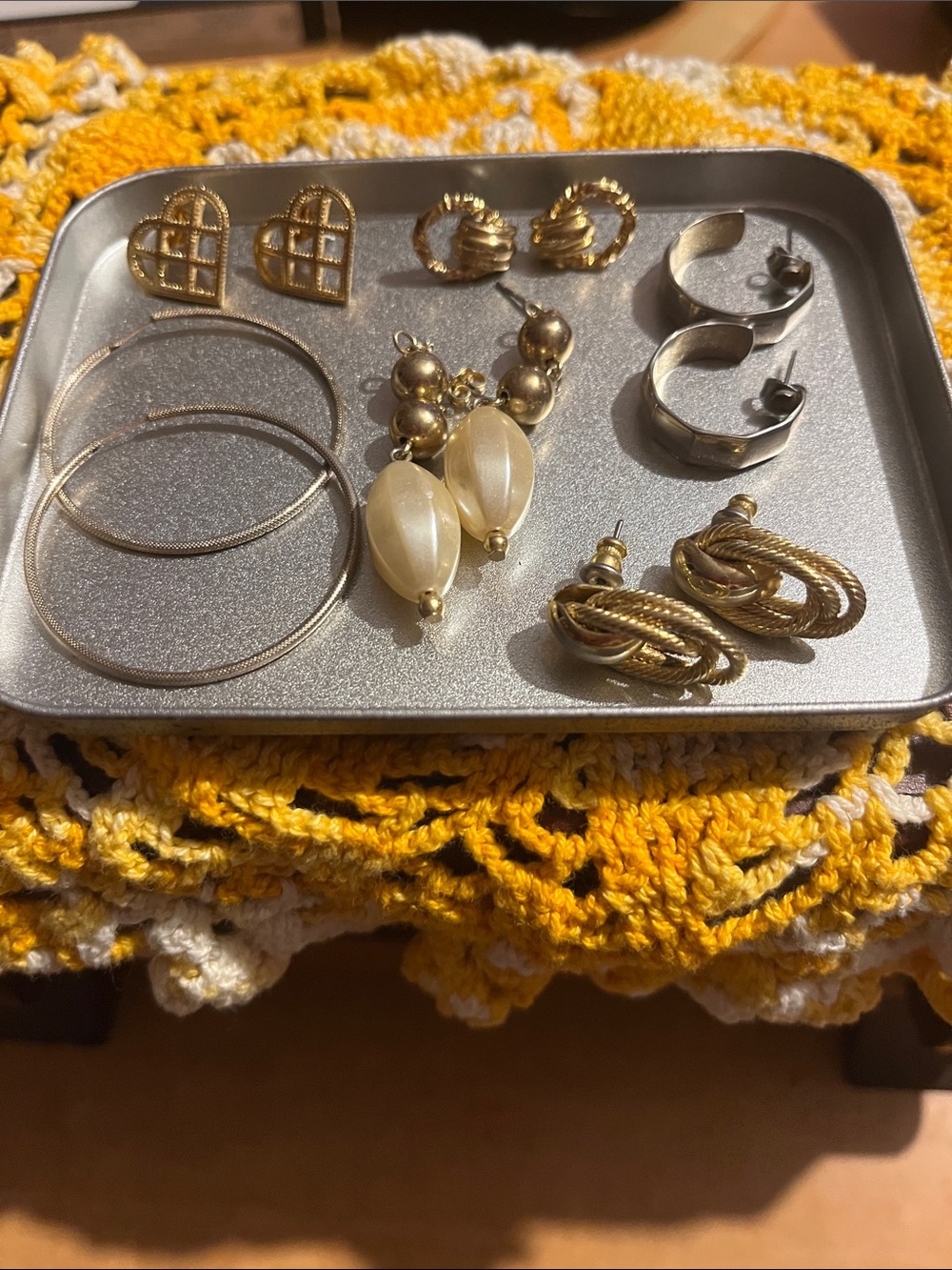 Small lot of pierced earrings see details